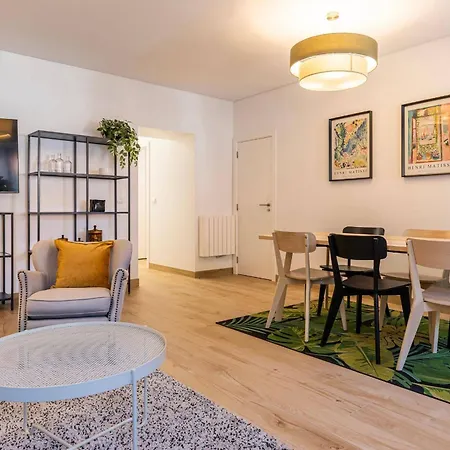 Διαμέρισμα Paco De Arco T1 With Outside , Perfect Spot On The Ground Floor