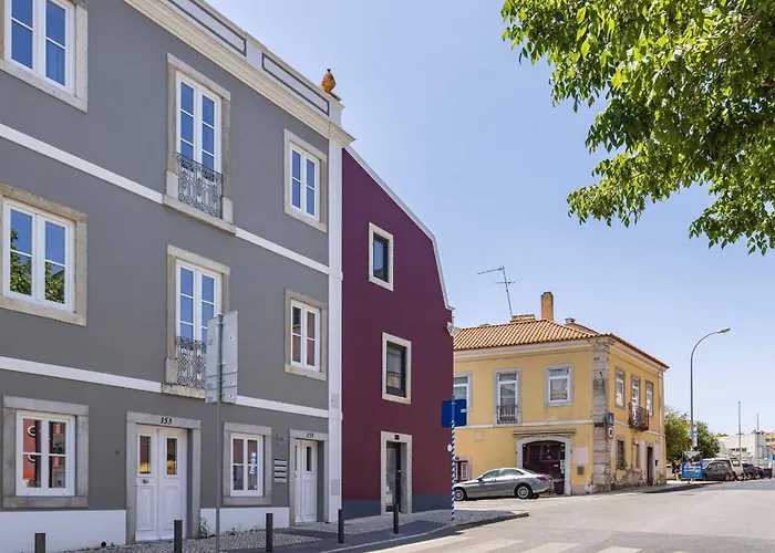 Paco De Arco T1 With Patio, Cp153 Rdc Perfect Spot On The Ground Floor